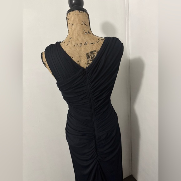 ADRIANA PAPELL Navy Blue Ruched Formal Length Evening Gown W/Broach Size 10. - Picture 8 of 10